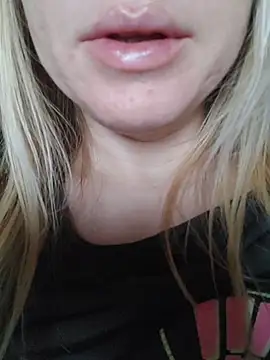 Snapshot of Linda_999 chatting on 6, 1, 2025 Linda 999 online show from 6, 1, 2025