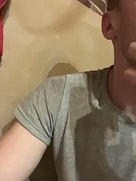 red red00 online show from 8, 11, 2025