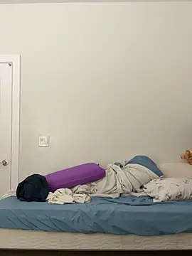 yfui221 online show from 15, 4, 2026