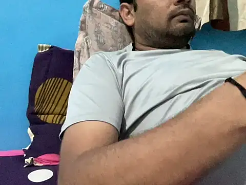 Snapshot of NiceBoy9099 chatting on 8, 11, 2025 NiceBoy9099 online show from 8, 11, 2025