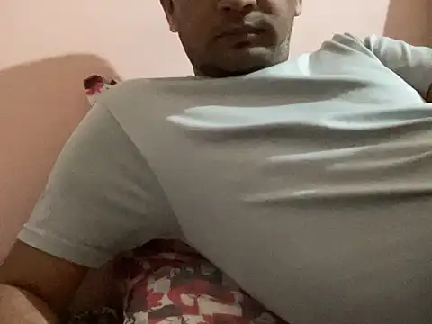 Snapshot of NiceBoy9099 chatting on 12, 11, 2025 NiceBoy9099 online show from 12, 11, 2025