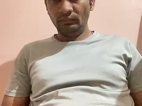 Snapshot of NiceBoy9099 chatting on 14, 11, 2025 NiceBoy9099 online show from 14, 11, 2025