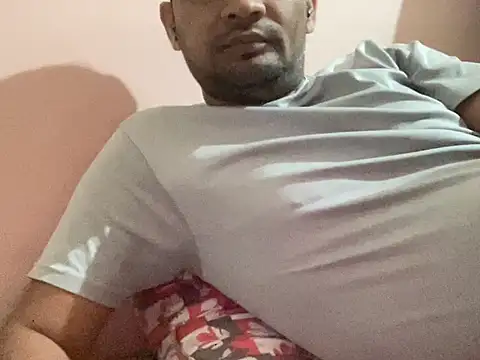 Snapshot of NiceBoy9099 chatting on 2, 12, 2025 NiceBoy9099 online show from 2, 12, 2025