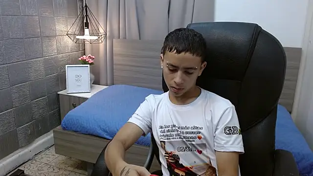 Xavii18 online show from 5, 12, 2024