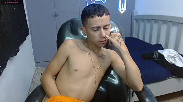 Xavii18 online show from 5, 3, 2025