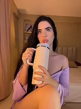 Mavi Coless online show from 6, 11, 2025