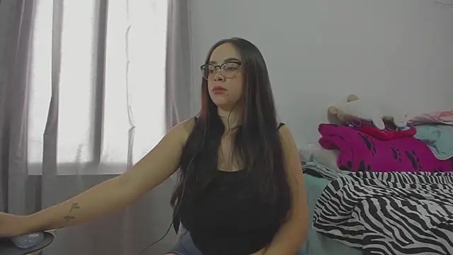 HARLEYNAPIER online show from 8, 10, 2025