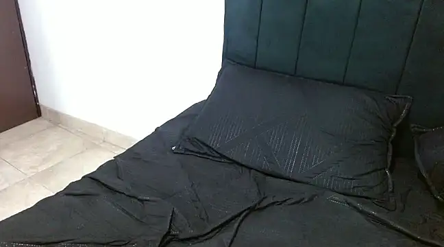 Hendry  online show from 6, 12, 2024