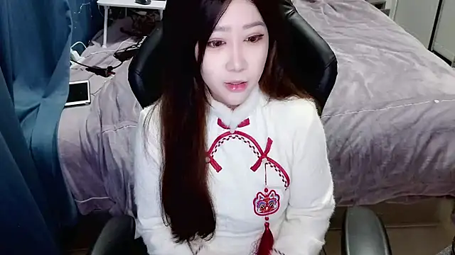 Angelababy001 online show from 5, 1, 2025