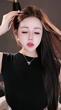 Qiaoqiao  online show from 25, 10, 2025