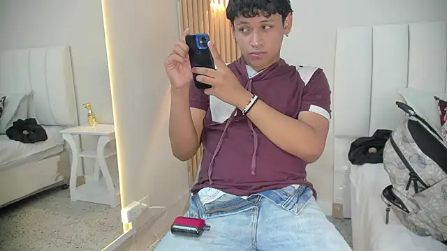 Snapshot of axel_ps chatting on 23, 10, 2025 axel ps online show from 23, 10, 2025