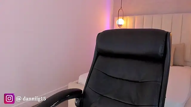 Snapshot of kosmic_Angel chatting on 1, 2, 2025 kosmic Angel online show from 1, 2, 2025