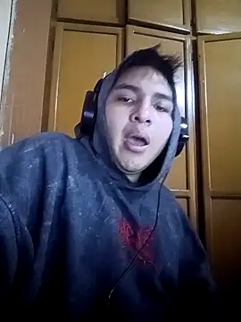 Snapshot of LoganFinds chatting on 29, 10, 2025 LoganFinds online show from 29, 10, 2025