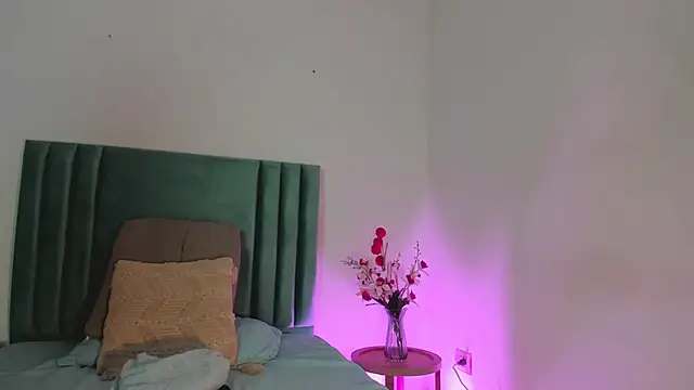 SabrinaWarrenn online show from 12, 1, 2025
