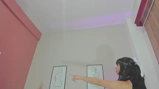 SabrinaWarrenn online show from 3, 10, 2025