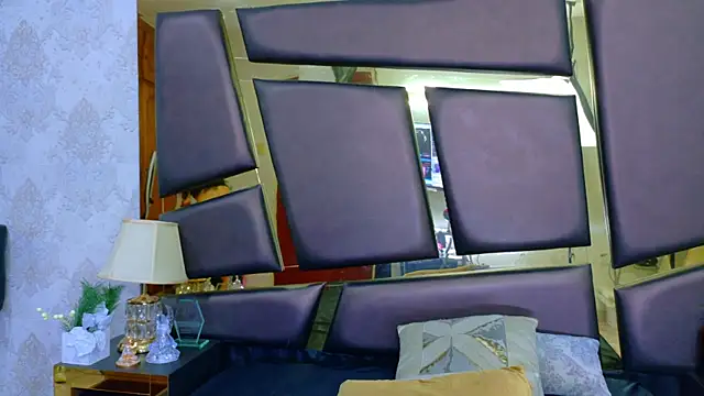 NicoleEsposito online show from 23, 4, 2026