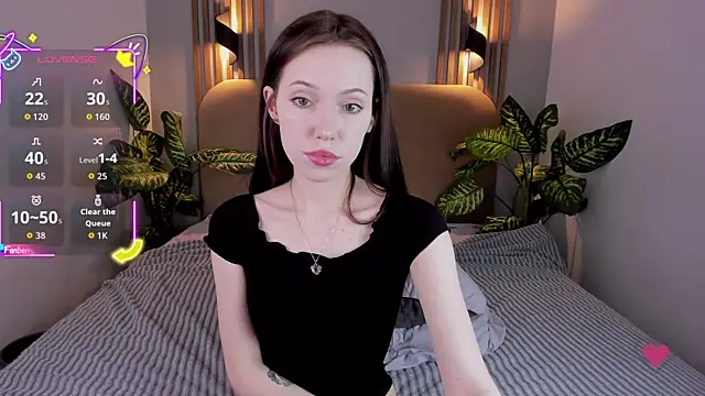 NikkiMiltons online show from 25, 9, 2025