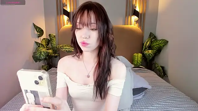 NikkiMiltons online show from 18, 11, 2025