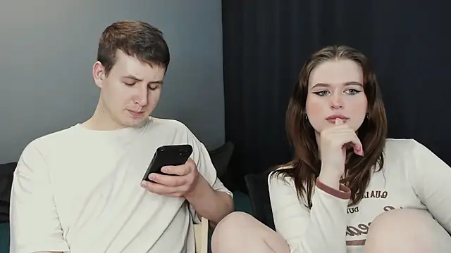 Pinku kitsune online show from 12, 3, 2025