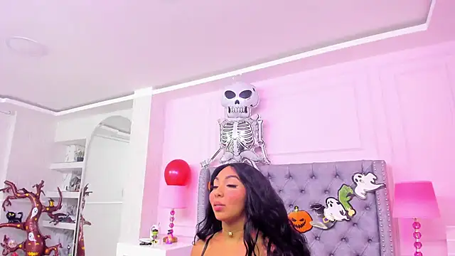 HaileeRoberts online show from 25, 10, 2025