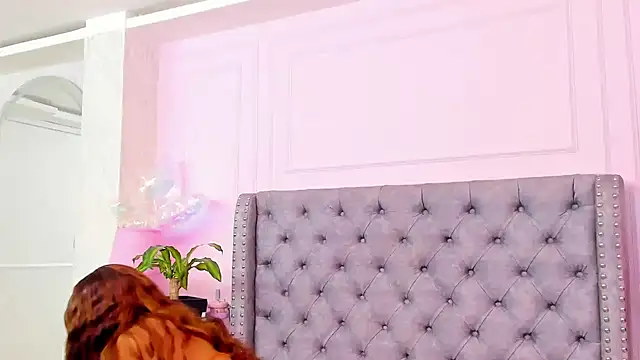 HaileeRoberts online show from 8, 4, 2026