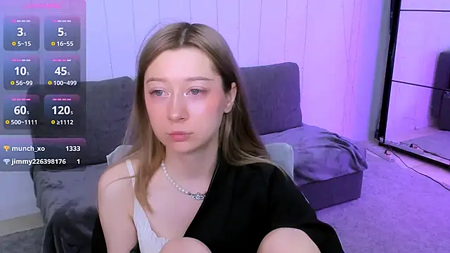 SaintGirl online show from 6, 3, 2025