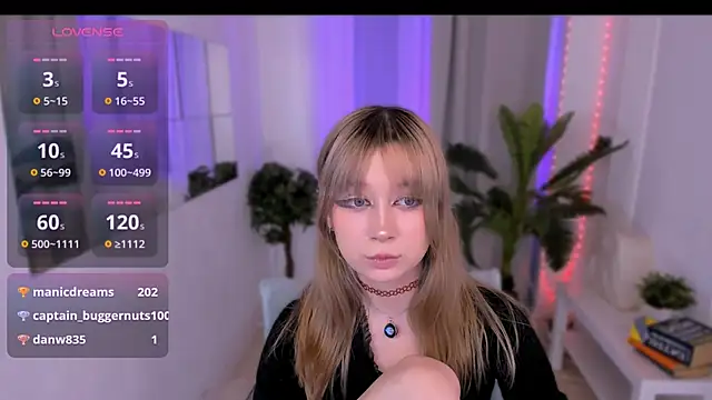 SaintGirl online show from 17, 3, 2025
