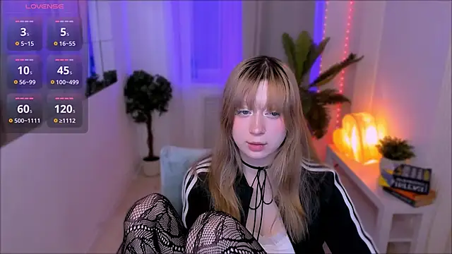 SaintGirl online show from 21, 3, 2025