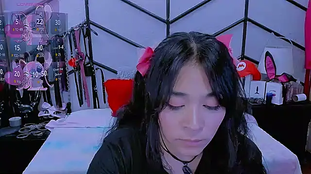 Snapshot of AlanaLuck chatting on 15, 11, 2025 AlanaLuck online show from 15, 11, 2025