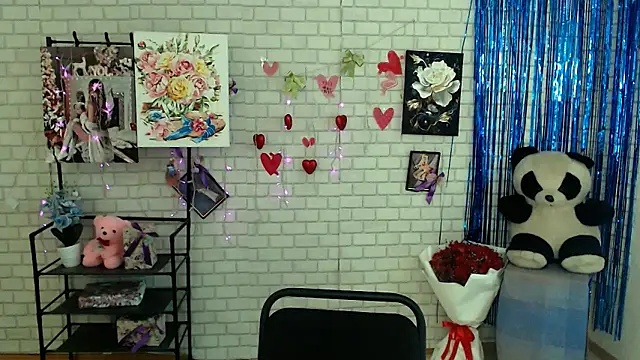 Snapshot of Darina_M_ chatting on 4, 3, 2025 Darina M online show from 4, 3, 2025