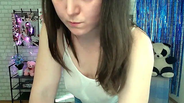Snapshot of Darina_M_ chatting on 5, 3, 2025 Darina M online show from 5, 3, 2025