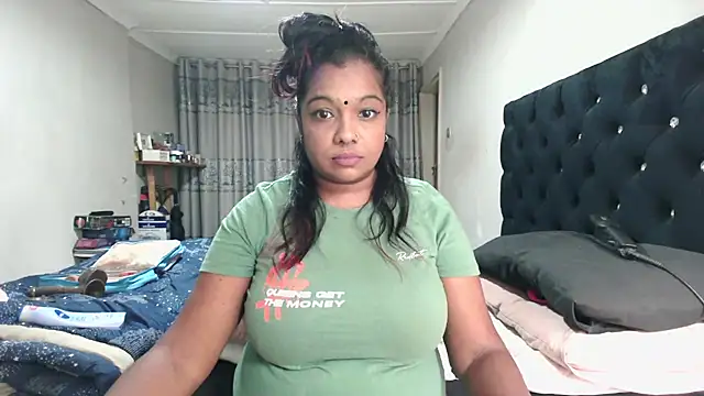 Indianmayaxoxo online show from 14, 2, 2026