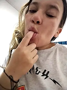 Snapshot of ELEKTRA_LUXURY chatting on 24, 2, 2025 ELEKTRA LUXURY online show from 24, 2, 2025