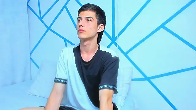 liam scott77 online show from 6, 12, 2024