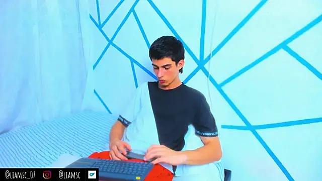 liam scott77 online show from 25, 9, 2025