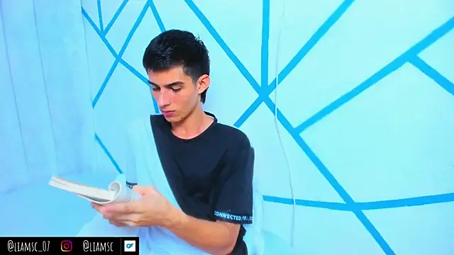 liam scott77 online show from 10, 10, 2025