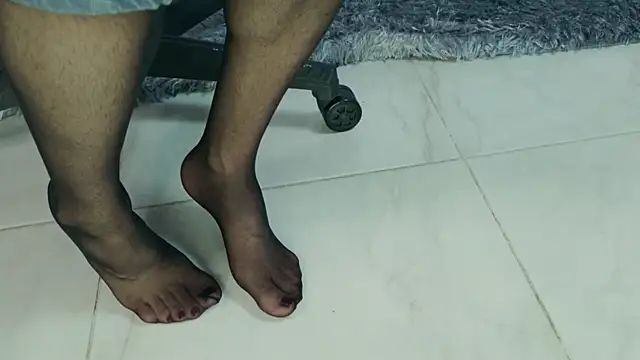 selena robertss  online show from 15, 4, 2026