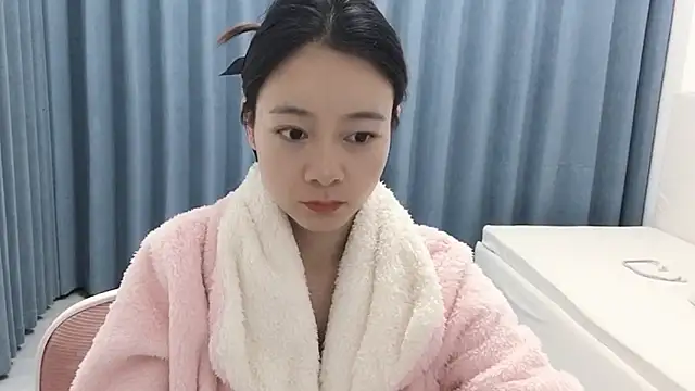 Snapshot of amy-jini chatting on 24, 12, 2024 amy-jini online show from 24, 12, 2024