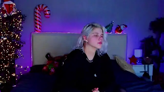 JoannLowe online show from 31, 12, 2024