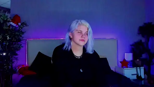 JoannLowe online show from 4, 1, 2025