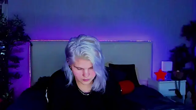 JoannLowe online show from 6, 1, 2025