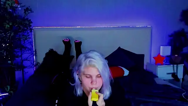 JoannLowe online show from 6, 1, 2025