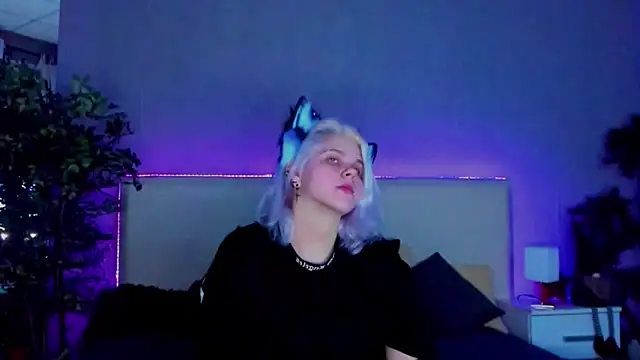 JoannLowe online show from 10, 1, 2025