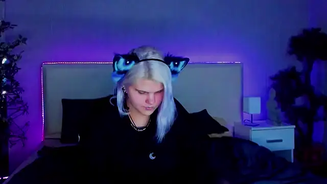 JoannLowe online show from 13, 1, 2025