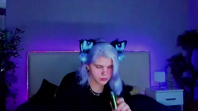 JoannLowe online show from 27, 1, 2025