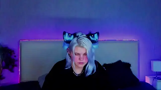 JoannLowe online show from 10, 2, 2025