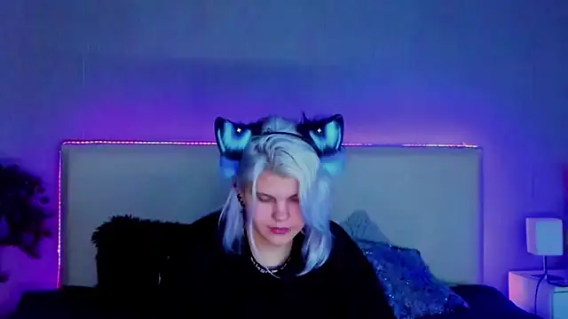 JoannLowe online show from 11, 2, 2025