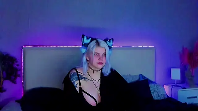 JoannLowe online show from 23, 2, 2025