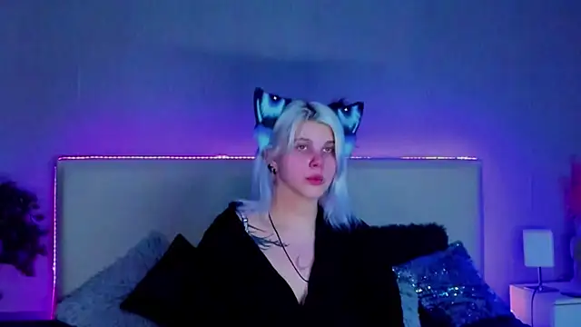 JoannLowe online show from 26, 2, 2025