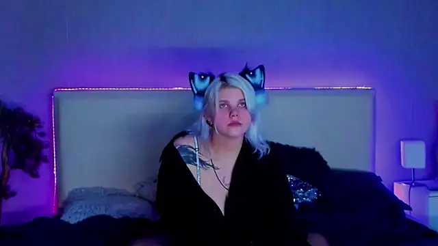 JoannLowe online show from 28, 2, 2025